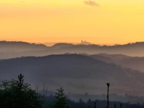 Hrad Trosky z terasy chalupy