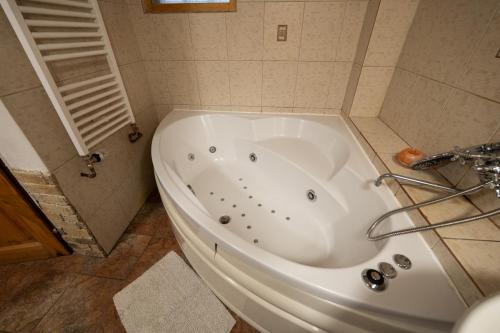 VÍŘIVÁ VANA VNITŘNÍ